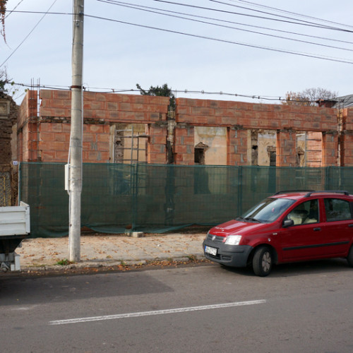 Începute lucrările de reabilitare a clădirii ruină de pe bulevardul Cuza din Brăila