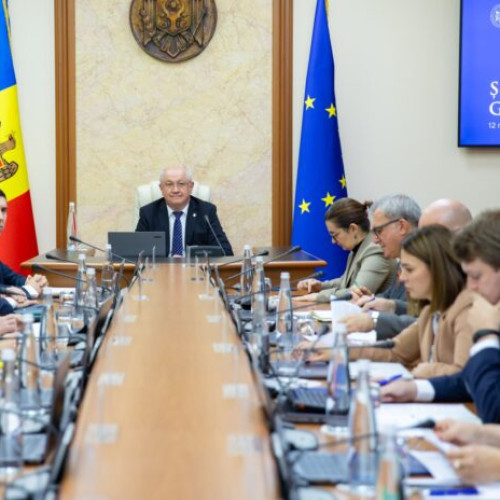 Alexandru Munteanu efectuează prima vizită oficială la București în calitate de premier