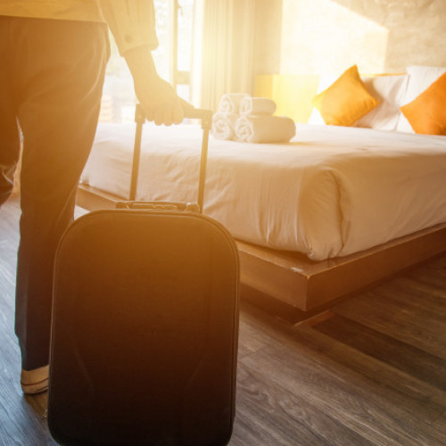 Cocktail Holidays amendată și fără licență de turism în urma unui control al ministerului