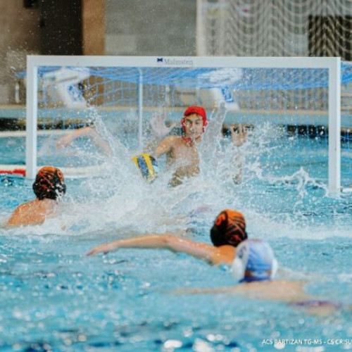 Campionatul național de polo pe apă U14 are loc la bazinul Consiliului Județean Vrancea