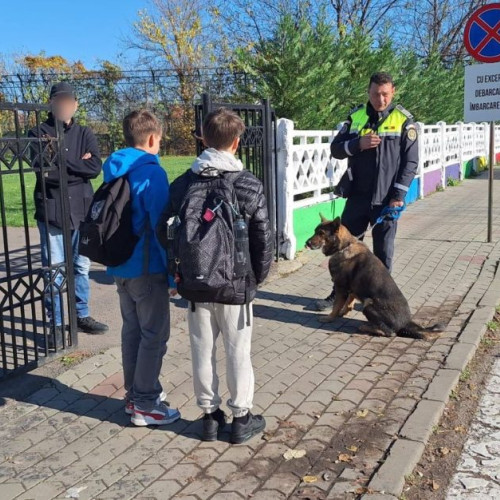 Acțiune integrată a polițiștilor și jandarmilor pentru siguranța elevilor din Focșani