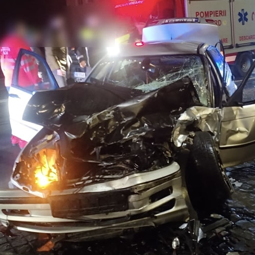 Accident cu două mașini pe strada Sticlelor din Pitești