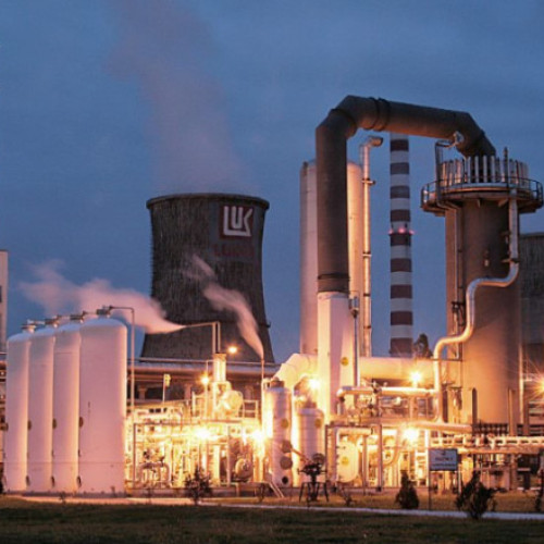 Premierul Bolojan avertizează asupra dificultăților operării Lukoil în România din cauza sancțiunilor SUA