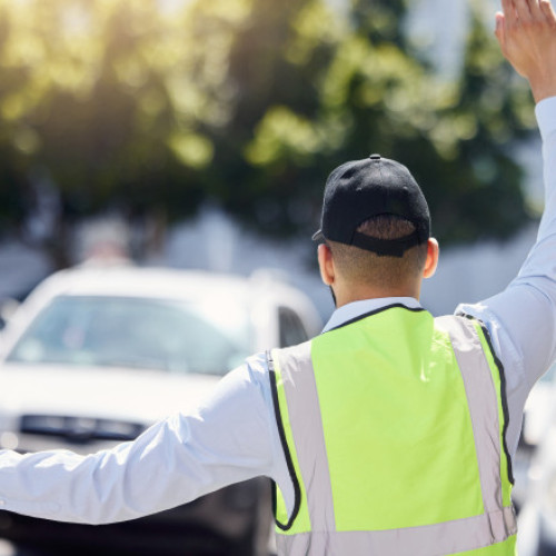 Amendaţi şi riscă suspendarea permisului dacă folosesc telefonul mobil la volan