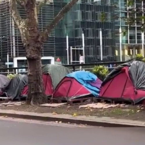 Centrul Londrei, dominat de comunități de cerșetori și corturi în mijlocul orașului