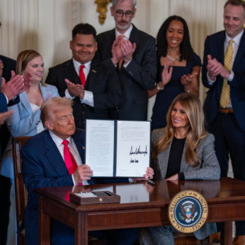 Melania Trump semnează ordin executiv pentru sprijinirea copiilor din familii adoptive