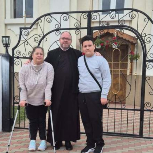 Băiat cu sindrom rar are nevoie de tratament și sprijin financiar urgent