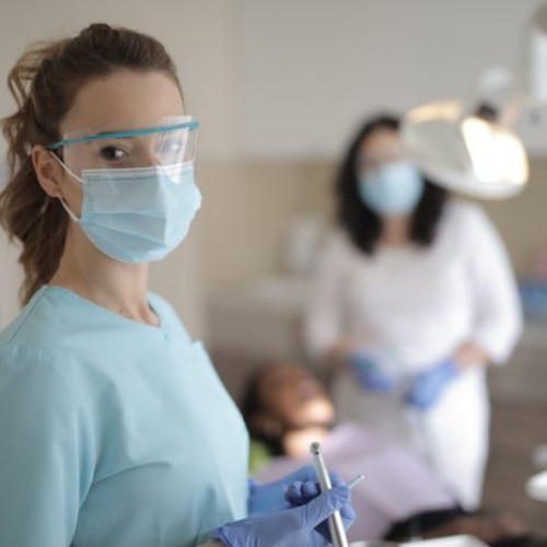 Dosar penal după moartea unei fetițe la o clinică stomatologică din București