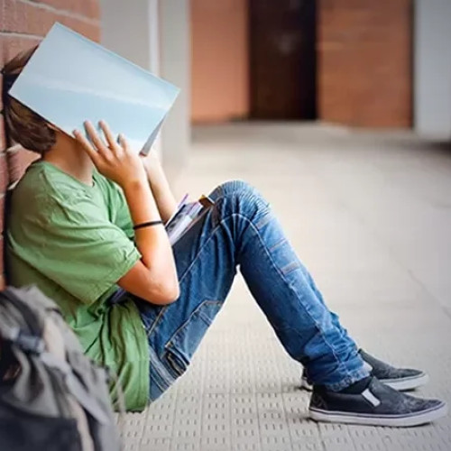 Rata abandonului școlar continuă să fie ridicată în regiunile Sud-Est, Sud-Muntenia și Centru