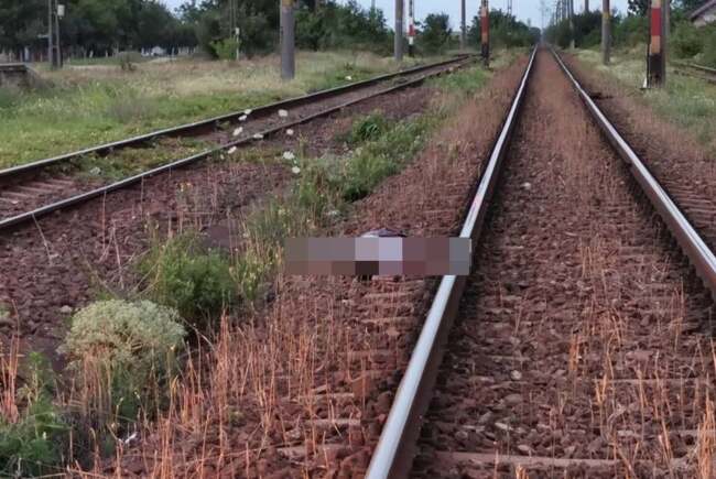 O tânără găsită moartă în apropierea căii ferate din Bacău