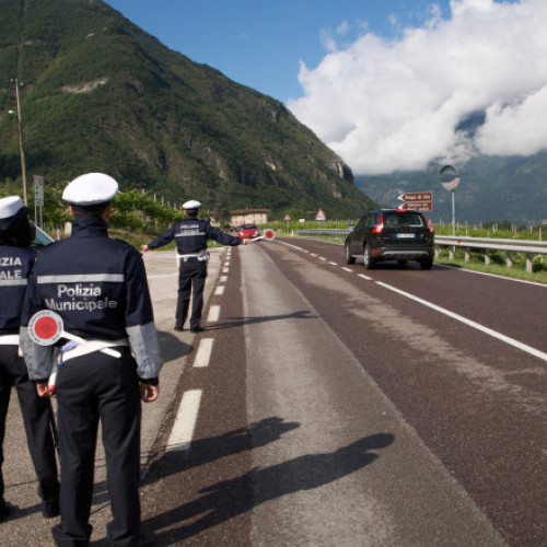 Șoferii din Italia evită primele mari de asigurare cu plăcuțe din Polonia