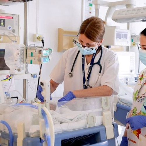 Importanța secțiilor de terapie intensivă neonatală pentru nașterile premature