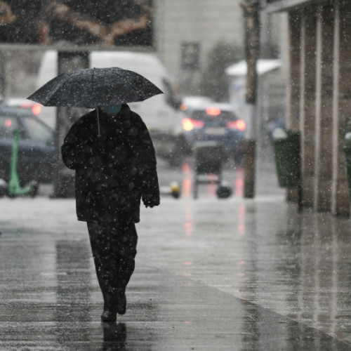 Vremea devine extrem de schimbătoare, cu fenomene variate în toată țara