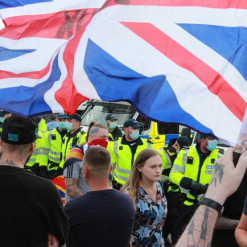 Solicitanții de azil ar putea fi obligați să predea bijuterii pentru costurile procesării