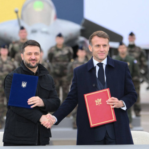 Zelenski și Macron au semnat un acord pentru sute de avioane Rafale destinate Ucrainei