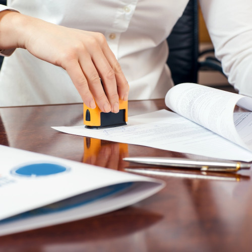 Guvernul vrea reformă administrativă cu reducere de 10% a personalului din sistemul public