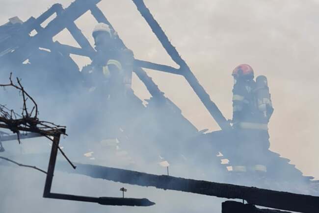 Incendiu la acoperișul unei locuințe în Satchinez, intervenție rapidă a pompierilor