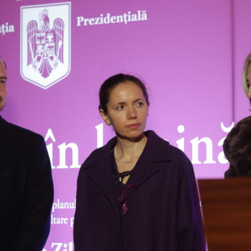 Palatul Cotroceni iluminat violet pentru copiii născuți prematur în România