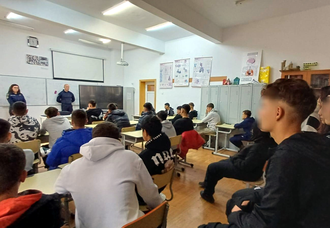 Elevii din Însurăței, avertizați asupra riscurilor traficului de droguri și persoane