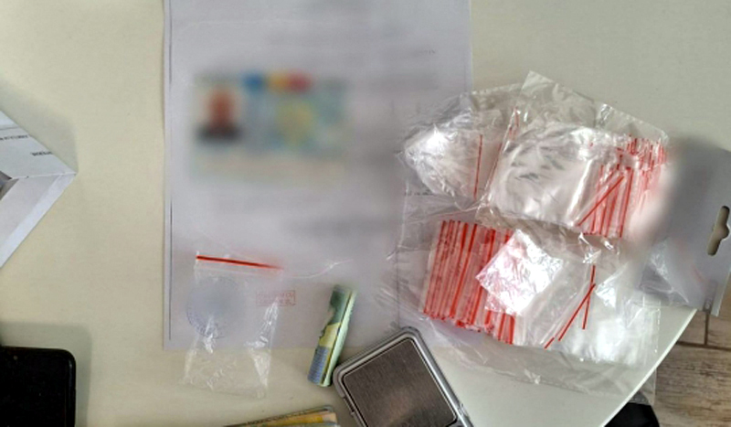 Inculpat din Brăila trimis în judecată pentru trafic de droguri de mare risc