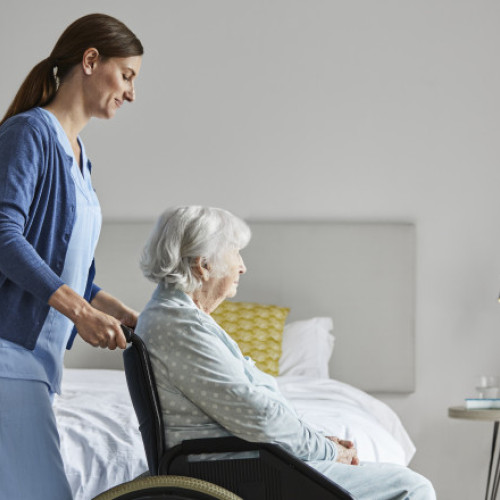 Consultații la domiciliu și transport sanitar neasistat pentru asigurați și neasigurați