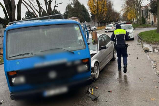 Accident între două mașini pe strada Bega din Lugoj