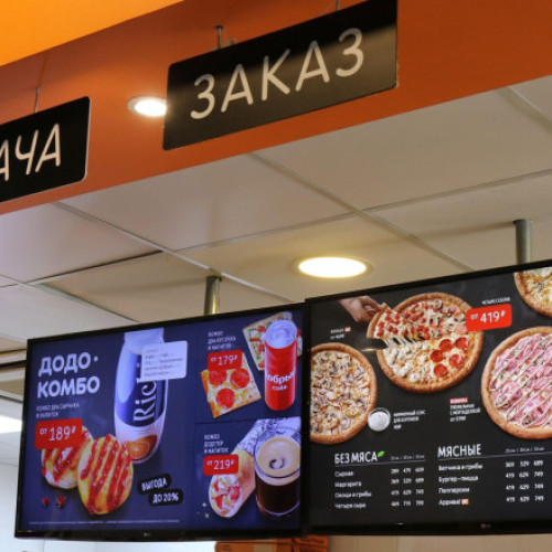 Rușii renunță la restaurante și aleg fast-food din cauza prețurilor crescute