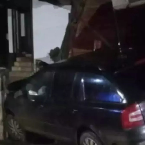 Opt persoane evacuate după avarierea unei conducte de gaze pe DN 73, la Rucăr