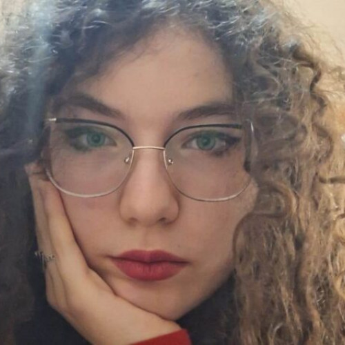 Spectacolul „Oleanna” aduce în prim-plan conflictul dintre profesor și studentă la Buzău