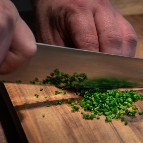 Bucătar srilankez cercetat pentru atac cu cuțitul în Brăila