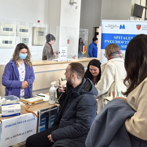 Studenții ULBS au beneficiat de spirometrii gratuite cu ocazia Zilei Mondiale de luptă împotriva BPOC
