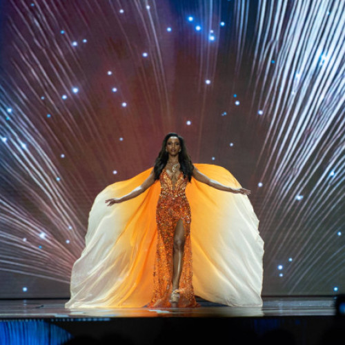 Miss Jamaica cade pe scenă la Miss Universe 2025 din Thailanda