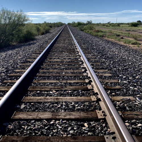 Doi muncitori răniți pe un șantier feroviar din județul Cluj după un accident cu buldoexcavatorul