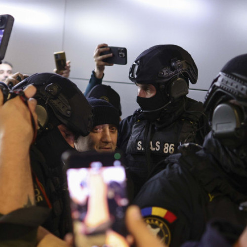 Horațiu Potra și familia sa aduși în țară sub escortă la Otopeni