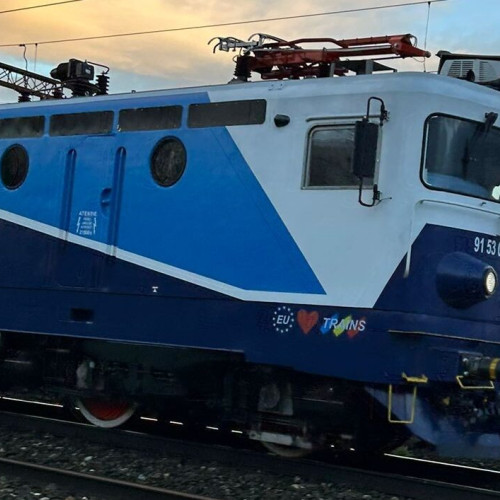 A doua locomotivă modernizată de SCRL Brașov a început să circule cu pasageri