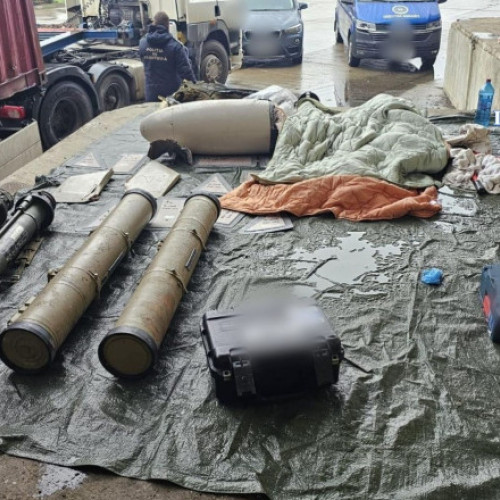 Două persoane reținute în dosarul camionului cu arme oprit la vamă