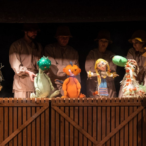 Teatrul din Constanța prezintă spectacole pentru copii cu tematică populară