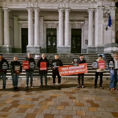 Protest la Curtea de Apel Pitești pentru eliminarea pensiilor speciale