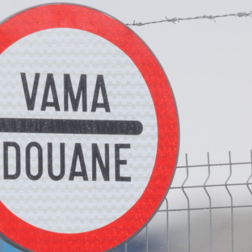 Trecerea cu bacul între România și Ucraina, oprită temporar din cauza bombardamentelor