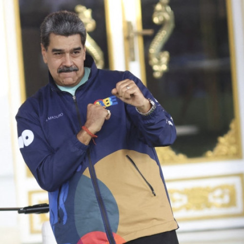 Maduro respinge amenințările americane în fața studenților și dansează rumba pentru pace
