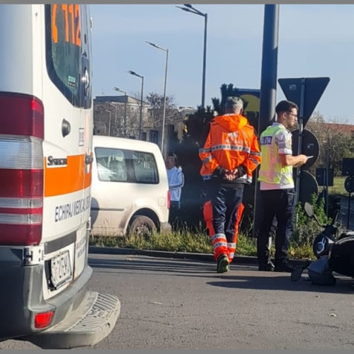 Accident cu moped în zona Doraly, echipaje de urgență la fața locului