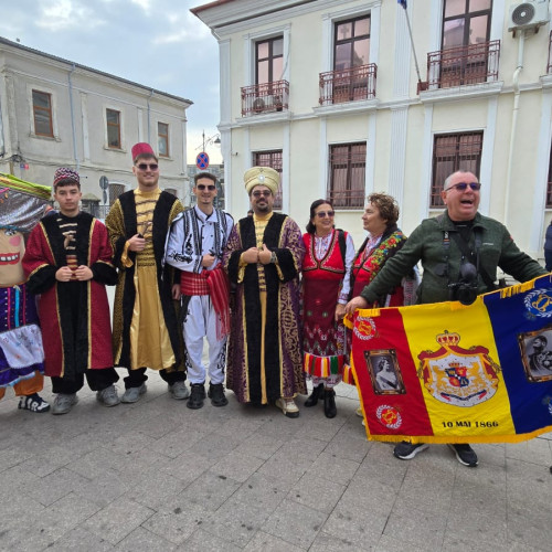 Constănțenii sărbătoresc ziua Comunității Etnice pe treptele Bisericii Grecești