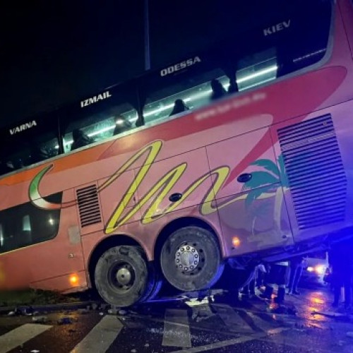 Autobuz cu 24 de ucraineni a ieșit în șanț pe Calea Galați din Brăila