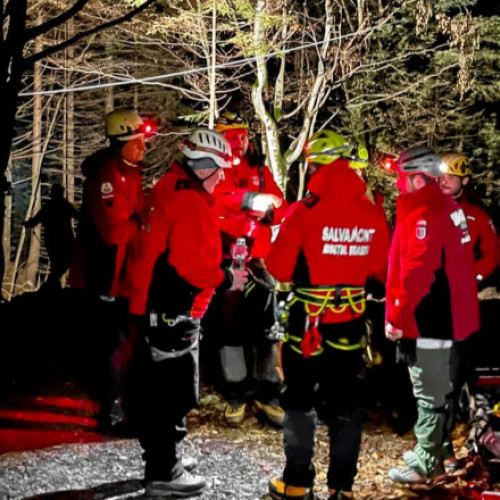 Salvamontiștii caută un turist epuizat și cu hipotermie în Masivul Bucegi