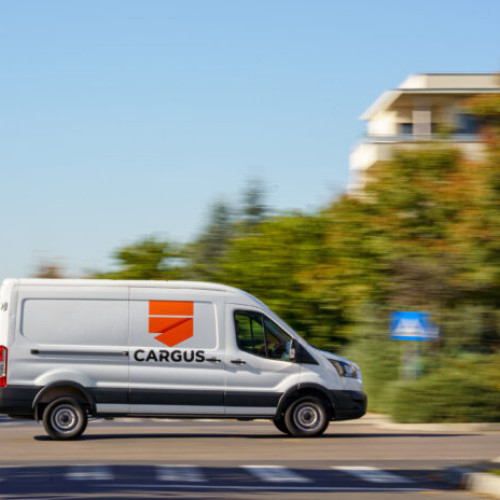 Unul din patru români plătește cu cardul la livrare, iar aproape jumătate ar renunța la numerar