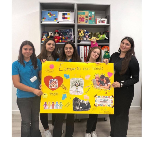 Elevi din patru țări s-au reunit pentru a promova respectul și prevenirea bullying-ului