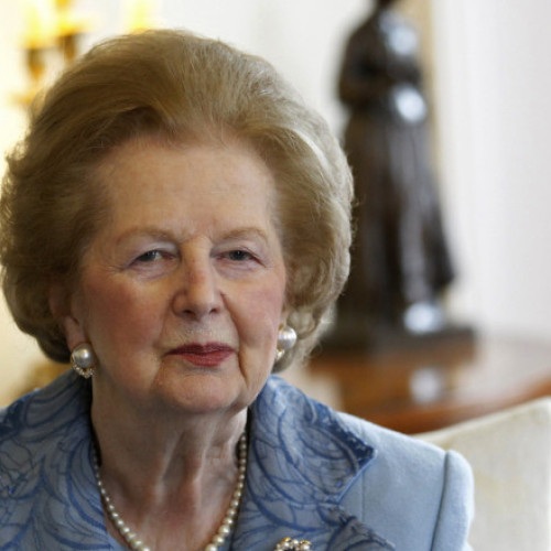 Margaret Thatcher își ia rămas bun cu lacrimi în ochi după 11 ani la conducerea Marii Britanii