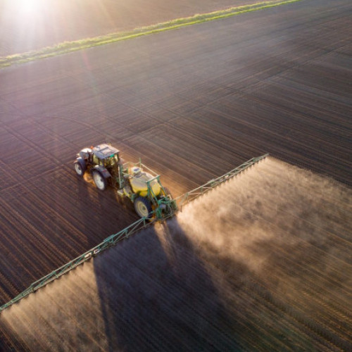 Senatul a aprobat reguli pentru utilizarea dronelor în agricultură