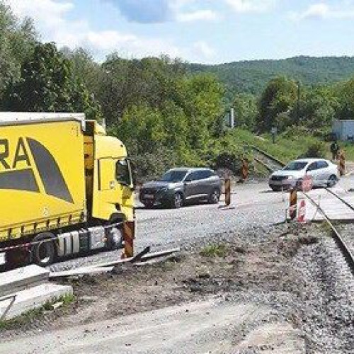 Ministerul Transporturilor aprobă modernizarea trecerii la nivel între Brașov și Sfântu Gheorghe