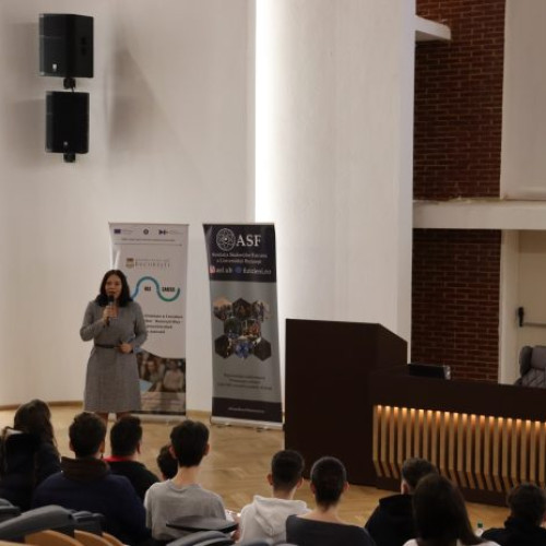 Târgul științific ”Cu mic, cu mare… prin Univers” atrage sute de tineri și profesioniști